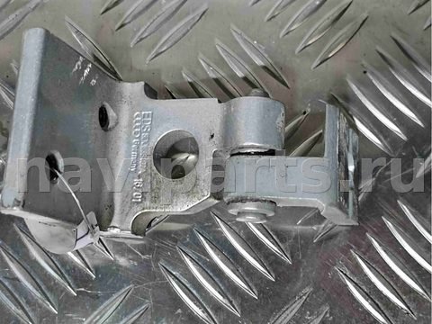 Петля двери задней правой Audi A4, 2000 г., OEM 8d0833402a, арт. 001800