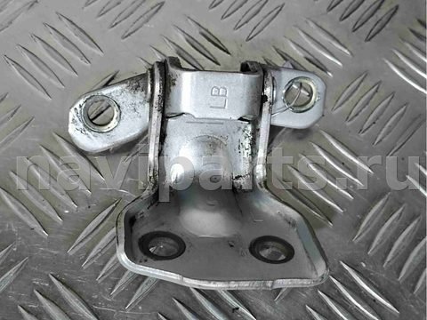 Петля двери задней правой Mazda Premacy, 2002 г., арт. 002354