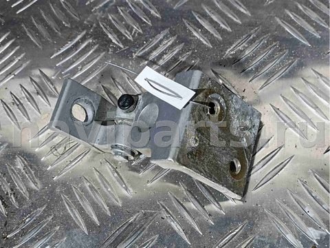 Петля двери задней правой Audi A4, 1997 г., OEM 800833402, арт. 00307