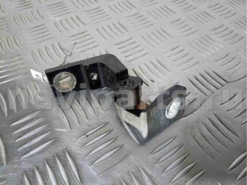 Петля двери задней правой Volkswagen Passat, 1999 г., арт. 005543