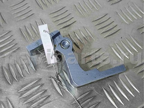 Петля двери задней правой Volkswagen Passat, 1998 г., арт. 011214