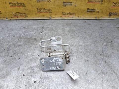 Петля двери задней правой Volkswagen Polo, 2001 г., арт. 128490