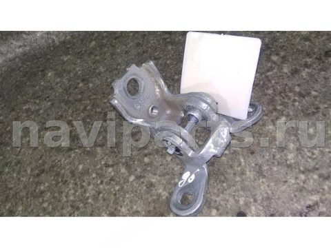 Петля двери задней правой Skoda Roomster, 2011 г., арт. 22338008002