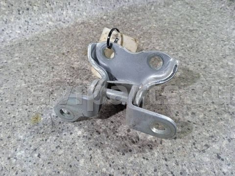 Петля двери задней правой Toyota Yaris, 2009 г., арт. 46023016811