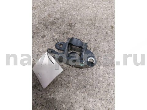 Петля двери задней правой Toyota Verso, 2011 г., арт. 46023053115