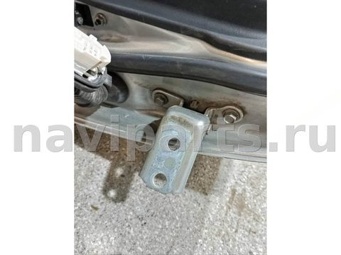 Петля двери задней правой Toyota Auris, 2011 г., арт. 46023076898_1