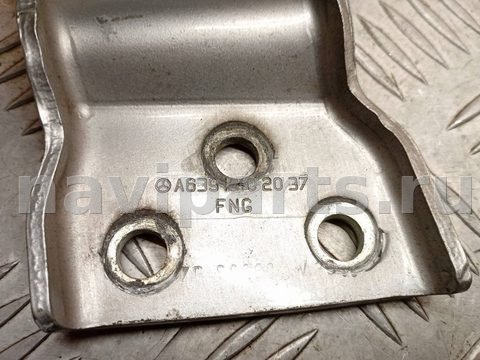 Петля двери задней правой Mercedes Vito W639, 2010 г., OEM A6397402037, арт. A10356, фото 4