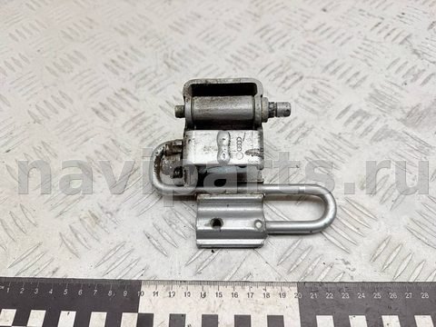 Петля двери задней правой Audi A6, 1997 г., OEM 4B0833412B, арт. A40452