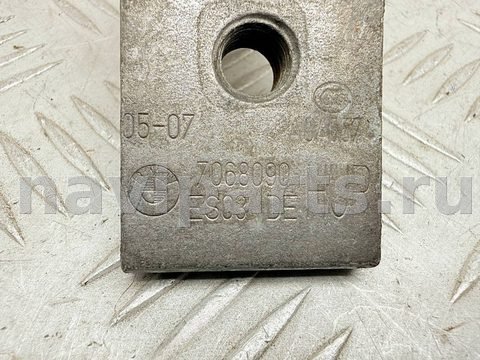 Петля двери задней правой BMW 5 E60/E61, 2007 г., OEM 7068090, арт. A52305, фото 5