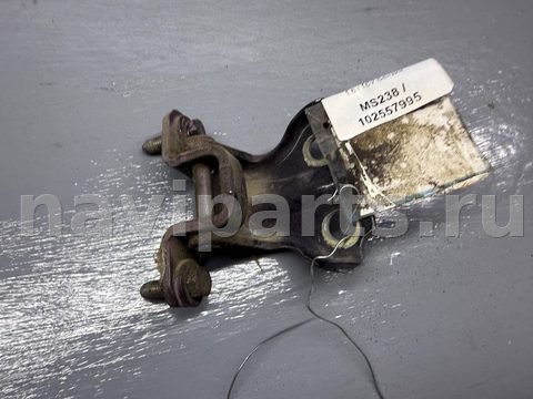 Петля двери задней правой Mitsubishi Space Star, 2001 г., OEM MB927780, арт. B102557995