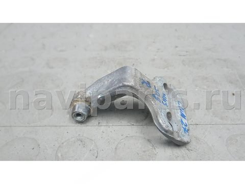 Петля двери задней правой Land-Rover Freelander, 2013 г., арт. CBM27F301
