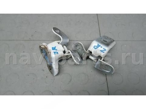 Петля двери задней правой Toyota RAV4 CA40, 2013 г., OEM 6875020122, арт. POK49F301