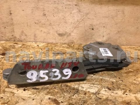 Петля капота Volkswagen Touran, 2004 г., OEM 1T0823302, арт. 9539