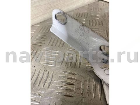 Петля капота Mercedes Sprinter, 2017 г., OEM 9067500021, арт. B49816, фото 3
