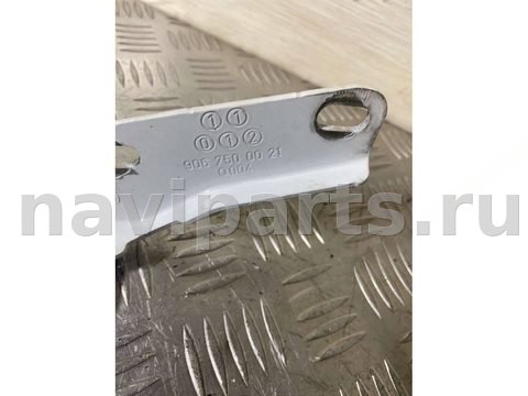 Петля капота Mercedes Sprinter, 2017 г., OEM 9067500021, арт. B49816, фото 4