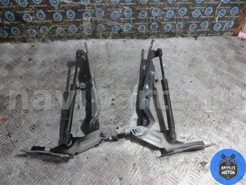 Петля капота левая Volvo V60, 2012 г., арт. 00080080