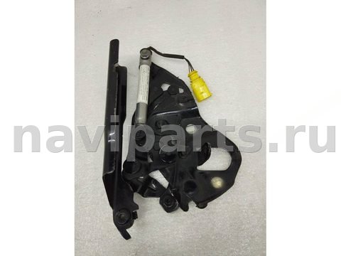 Петля капота левая Audi Q7, 2022 г., OEM 4M0823823, арт. 32334