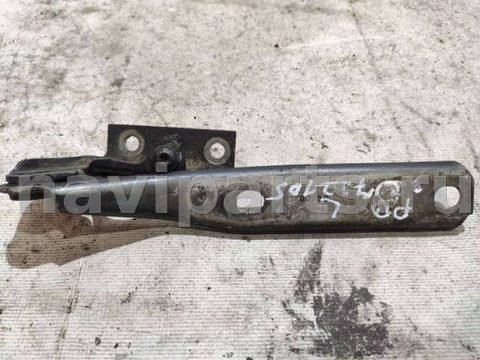 Петля капота левая Volkswagen Passat B5, 1999 г., арт. 41196869