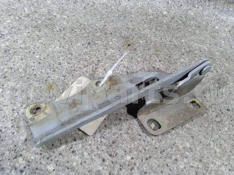 Петля капота левая Nissan Primera, 2001 г., арт. 46023021053