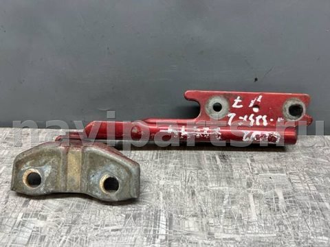 Петля капота левая Mazda 323, 2000 г., OEM b25d52420a, арт. 5602