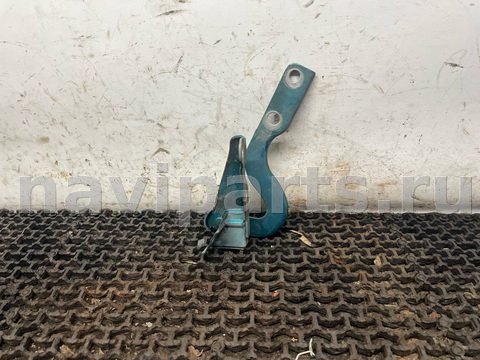 Петля капота левая Mazda Demio, 2001 г., арт. 591-256