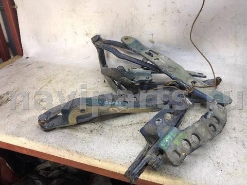 Петля капота левая BMW 5 E39, 2000 г., арт. 66776652