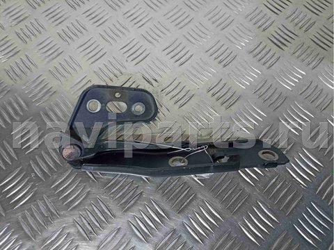 Петля капота правая Audi A6, 2006 г., OEM 4F0823302, арт. 004147