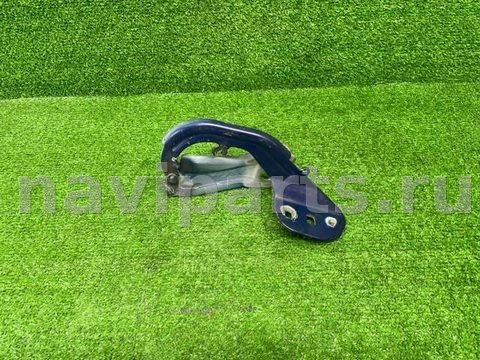 Петля капота правая Ford Focus, 2012 г., OEM 1750016, арт. 10963
