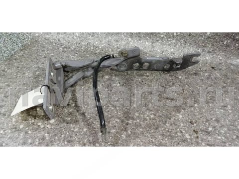 Петля капота правая BMW 5 E39, 2000 г., арт. 13703002010
