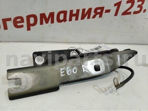 Петля капота правая BMW 5 E60/E61, 2004 г., OEM 41617120276, арт. 2754