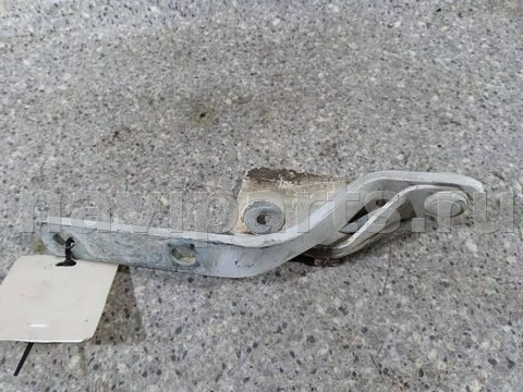 Петля капота правая Volkswagen Golf, 1996 г., OEM 1H0823302, арт. 46023019641