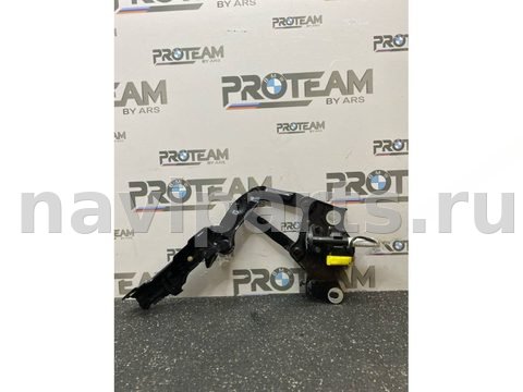 Петля капота правая BMW X5 G05, 2019 г., OEM 7418202, арт. 5618