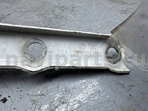 Петля капота правая Volkswagen Tiguan, 2012 г., OEM 5N0823302A, арт. B111743133, фото 2