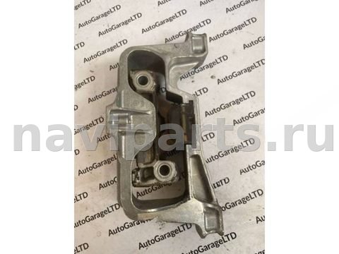 Подушка крепления двигателя Mercedes CLA C117, 2018 г., OEM a2462402517, арт. 14040