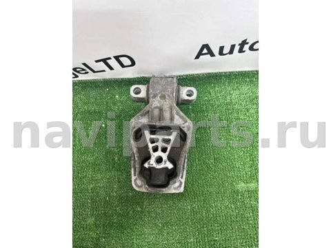 Подушка крепления двигателя Mercedes A W176, 2017 г., OEM a2462401209, арт. 23971