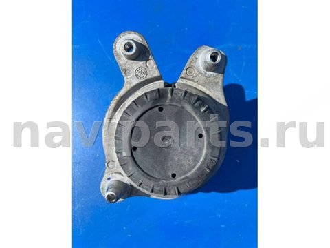 Подушка крепления двигателя Mercedes C W205, 2017 г., OEM A2052406717, арт. 67448150