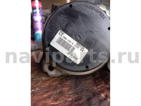Подушка крепления двигателя Volkswagen Touareg, 2006 г., арт. 71-8-2, фото 4