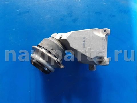 Подушка крепления двигателя Mercedes R, 2015 г., OEM A2512405017, арт. 73740996