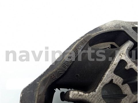 Подушка крепления двигателя Citroen Berlingo, 2019 г., OEM 9811786680, арт. W44418900_4