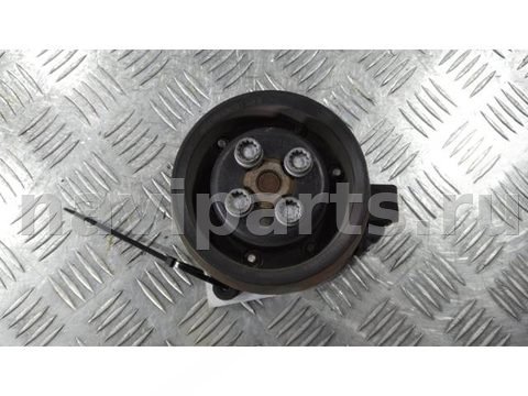 Помпа Volkswagen Golf, 2009 г., OEM 03C121004, арт. 109962.31