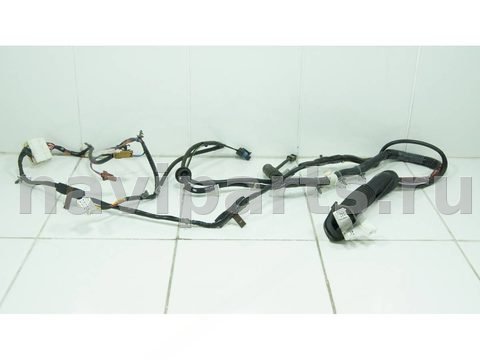Проводка крышки багажника Nissan Armada TA60, 2003 г., OEM 24052ZZ51A, арт. 137879