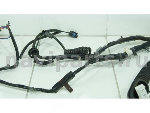Проводка крышки багажника Nissan Armada TA60, 2003 г., OEM 24052ZZ51A, арт. 137879, фото 4