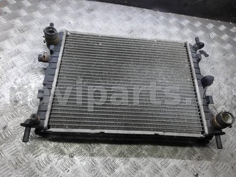 Радиатор основной Ford Focus, 1999 г., OEM 98aw8k160df, арт. 0226181