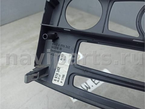 Рамка блока управления печки/климат-контроля BMW 5 E60/E61, 2007 г., арт. 81-1-15, фото 2