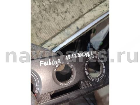 Рамка блока управления печки/климат-контроля Skoda Fabia, 2008 г., арт. 90076942, фото 4