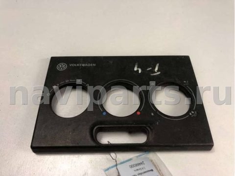 Новое Volkswagen Multivan T4, 1997 г., OEM 701819075A, арт. B24466000_3