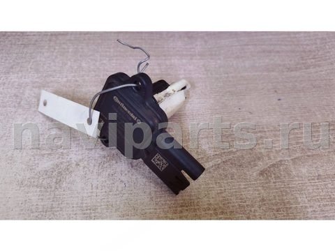 Расходомер воздуха (ДМРВ) BMW 5 F10/F11/GT F07, 2010 г., OEM 7551638, арт. 00022925