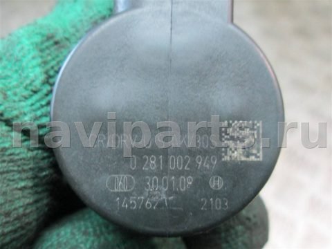 Регулятор давления топлива BMW 5 E60/E61, 2008 г., OEM 0281002949, арт. 71424, фото 2