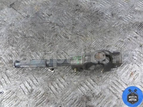Рулевой карданчик Toyota Yaris, 2001 г., арт. 00068802