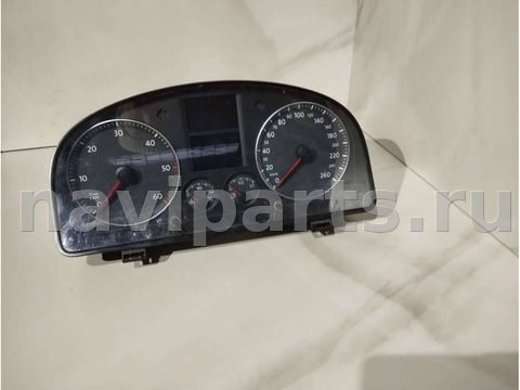 Новое Volkswagen Touran, 2004 г., арт. 71902228